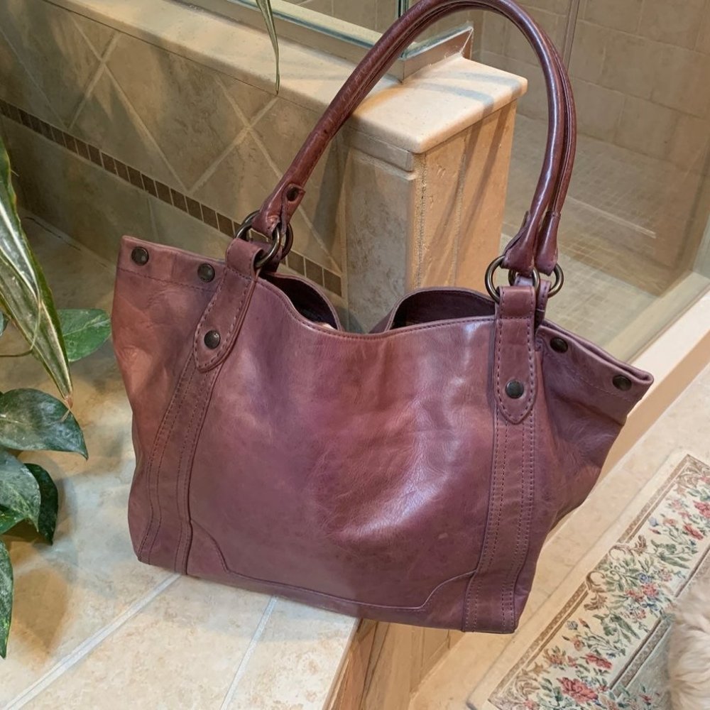 FRYE Melissa Shoulder. Lilac.